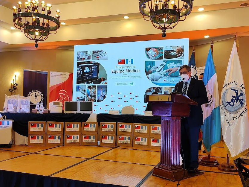 Taiwán entrega donación del tecnología médica para el mejoramiento de Salud Materno-Neonatal