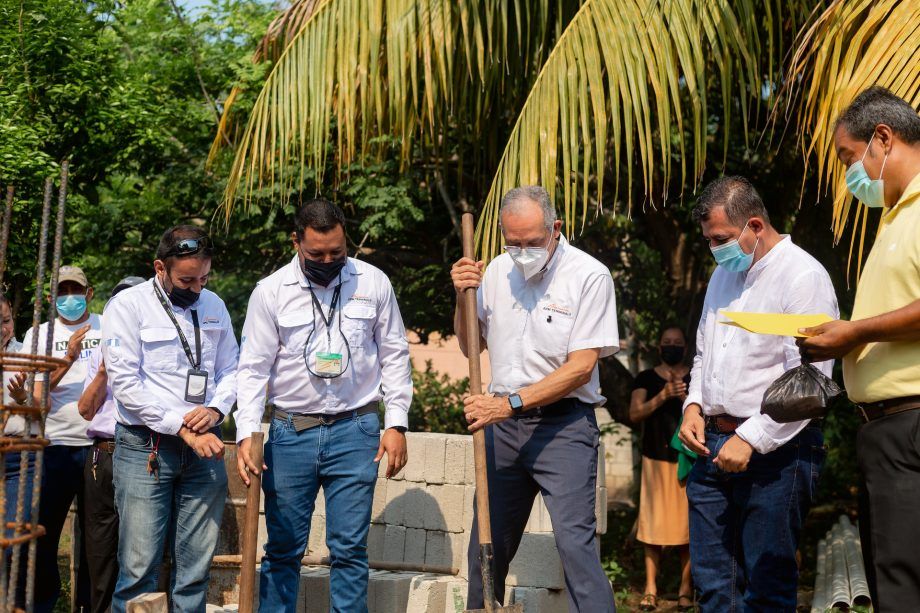 APMTQ entrega proyectos  sostenibles que beneficiarán a los pobladores de comunidades cercanas