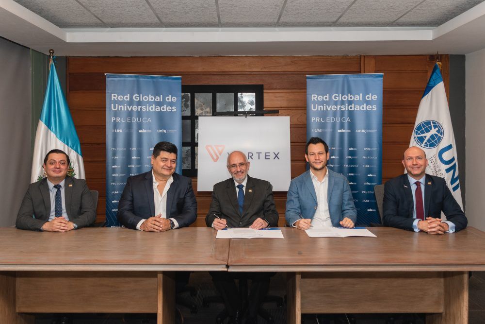 Universidad InterNaciones firma un convenio para fortalecer sus capacidades empresariales