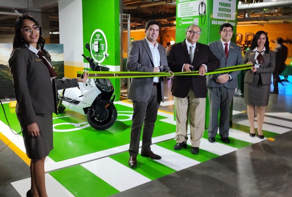 Nueva estación de carga para automóviles eléctricos, en el Hotel Camino Real Antigua