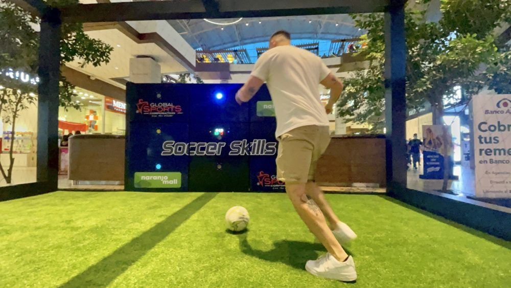 Clientes de Naranjo Mall pusieron a prueba sus habilidades y ganaron muchos premios