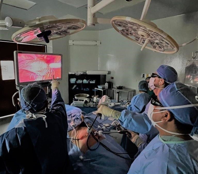 Acá te contamos de la primera prostatectomía radical con Laparoscopia 3D y pinzas robóticas