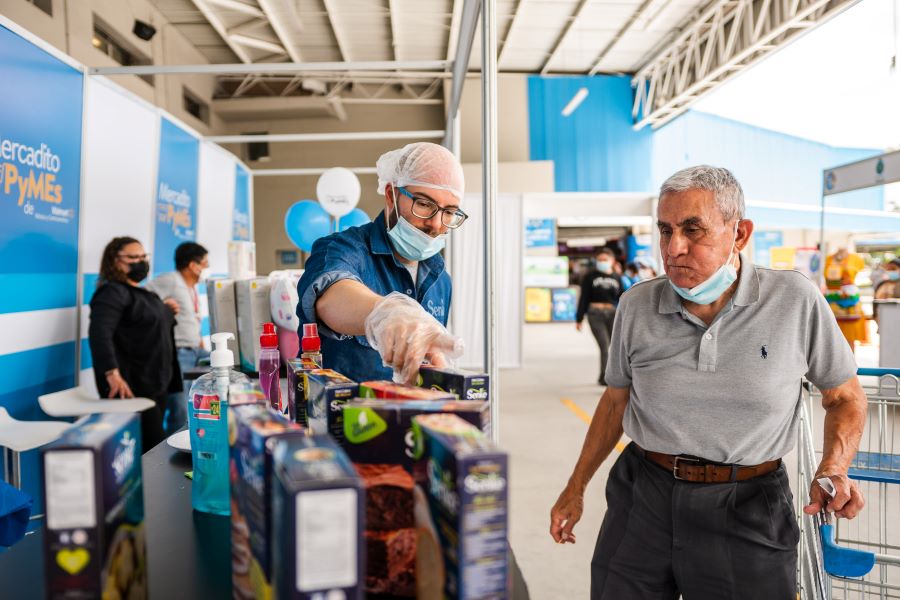 Walmart impulsa las Pymes locales en su Mercadito Navideño