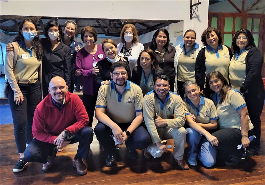 Colegio Montano recibe certificación internacional