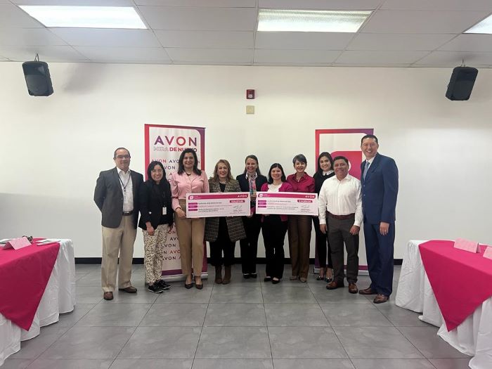 Programa Avon Promesa entrega donativo de más de 65,000 dólares, para ganarle al cáncer de mama