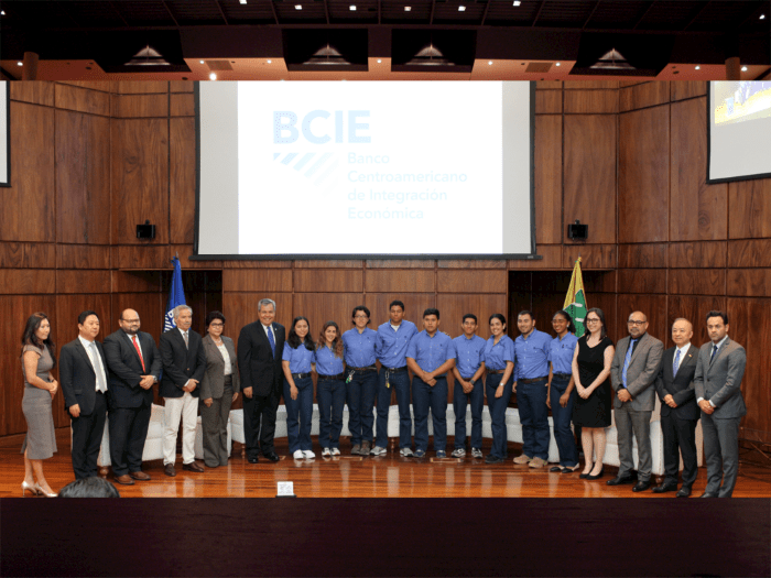 Firma de convenio beneficiará a la comunidad artística del país