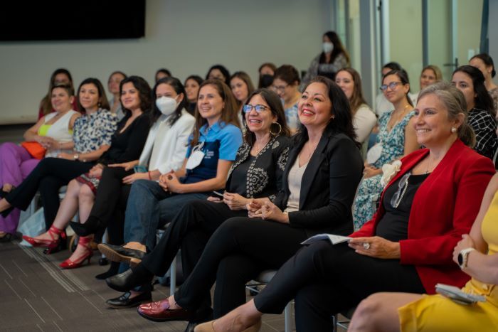 Leads Academy for Women 2023 otorgará 40 becas a mujeres empresarias