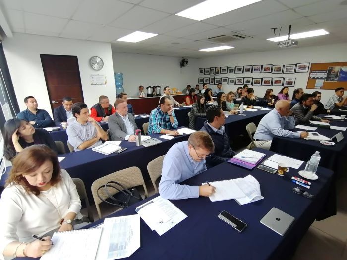 Crean un programa para asesores inmobiliarios