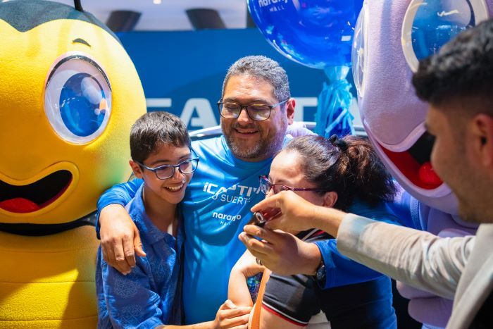 Entregan la Chevrolet Captiva al ganador de la promoción de Naranjo Mall
