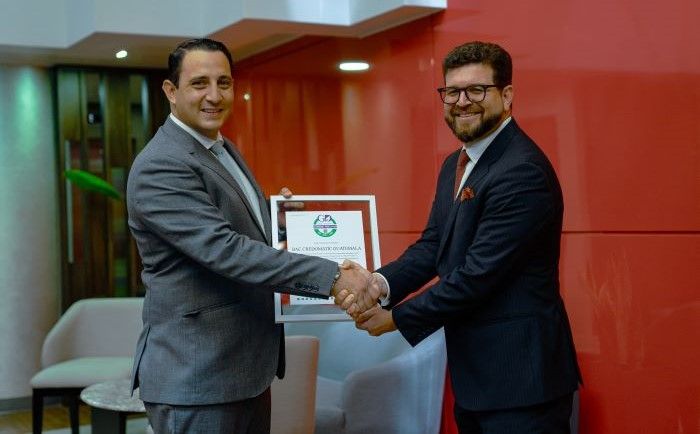 BAC se convierte en el primer banco en Guatemala en obtener un reconocimiento carbono positivo