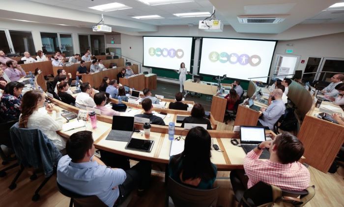 Avanza profesionalmente gracias al nuevo sistema de ExMasters, sin interrumpir tu trabajo