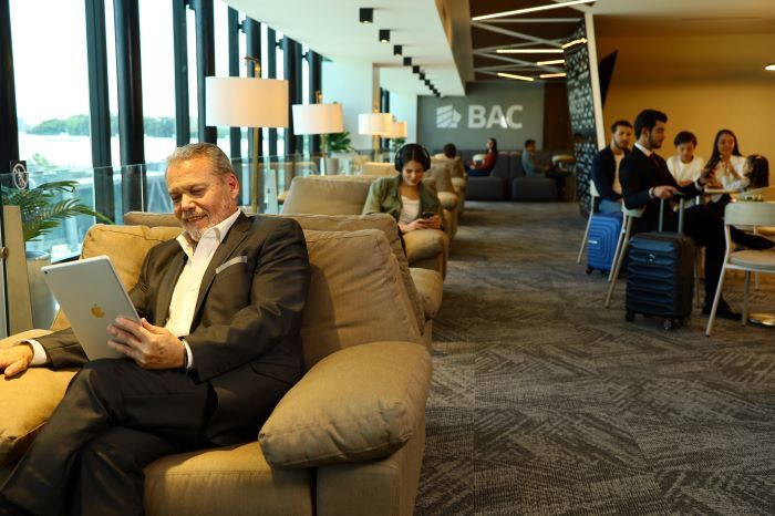 Eleva tu experiencia de viaje en el Aeropuerto Internacional La Aurora con la BAC Lounge