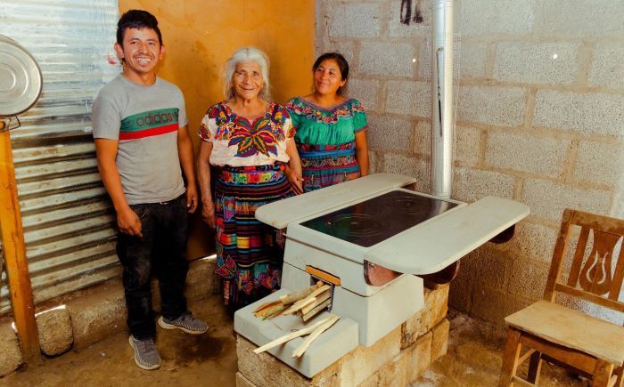 Progreso y Helps International transforman la vida de más de 843,000 mil familias guatemaltecas