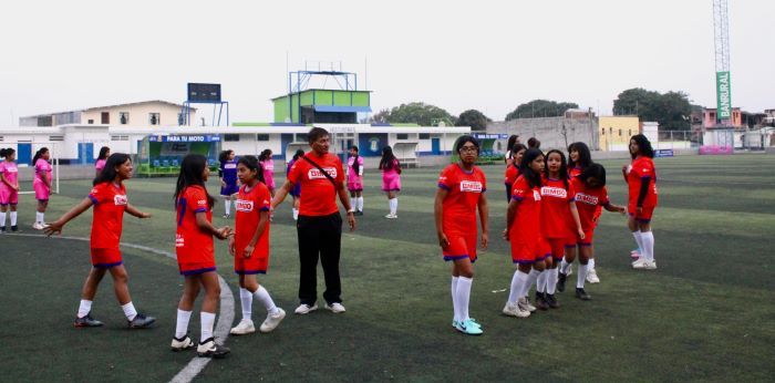 Bimbo en colaboración con el FC Barcelona lleva a cabo la iniciativa “Campeonas de sueños”