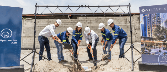 Se inicia la construcción de la primera torre de Paseo Vistares