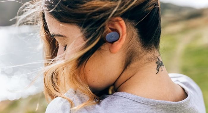 JBL sorprende con su nueva integración de FIit Checker que te permitirá obtener los audífonos perfectos