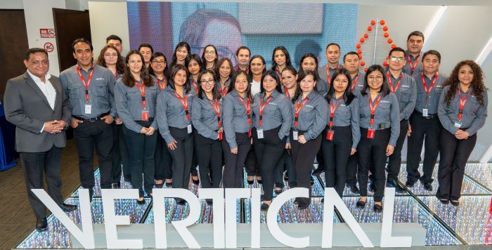 Vertical presenta su nuevo laboratorio en Biología Molecular