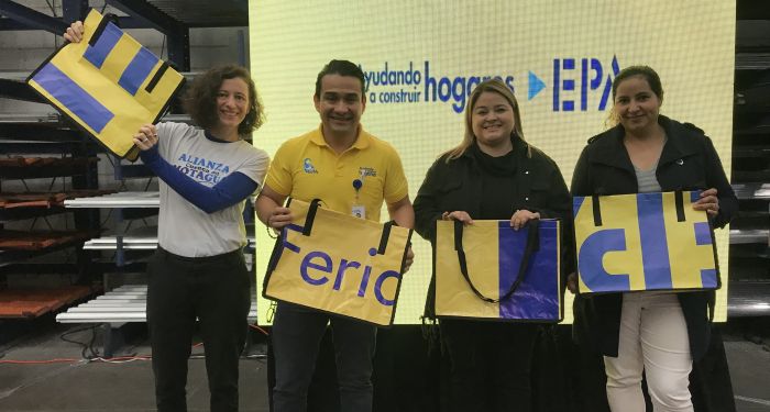 Bolsas con propósito transforma lonas publicitarias en oportunidades para mujeres guatemaltecas