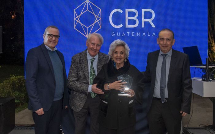 CBR Guatemala reconoce la trayectoria y compromiso de sus asociados con el «Programa “CBR Loyalty”