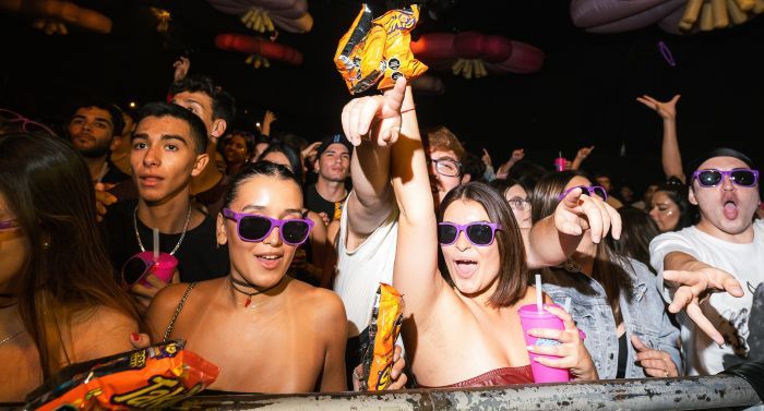 TAKIS Intense Nacho llega a Guatemala con una experencia inmersiva en la primera Fiesta Bresh