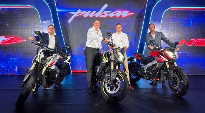 Grupo UMA celebra el lanzamiento de Pulsar NS400Z