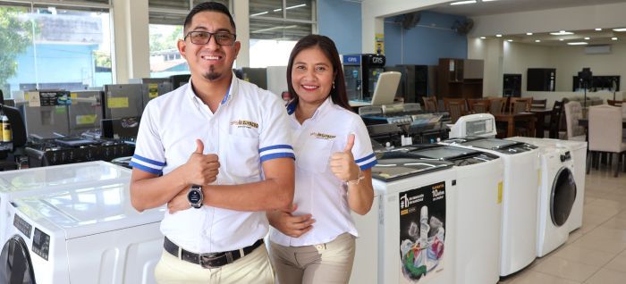 Inicia El Hot WeeKend de la Curacao y Radio Shack