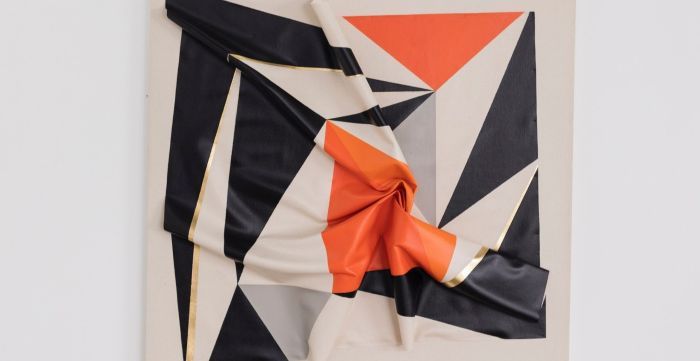 El arte del ensamblaje y el diseño textil en la obra de Marta María Joglar