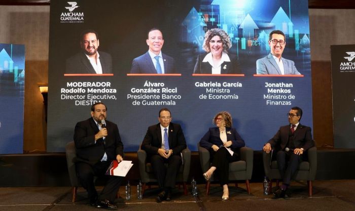 AmCham reúne a líderes económicos y legislativos para analizar las perspectivas del País