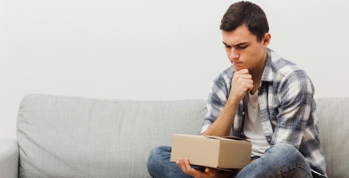 Paquetes que no pediste: así funciona la estafa “Brushing”