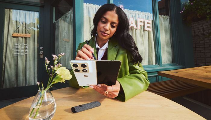 Motorola presenta sus dispositivos insignis basadas en inteligencia artificial en Lenovo Tech World 2026