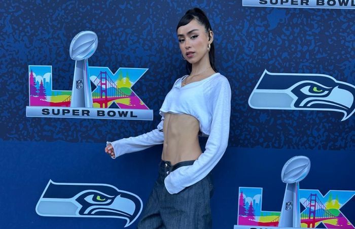 Guatemalteca participa en el show de medio tiempo del Super Bowl y ondea la bandera nacional