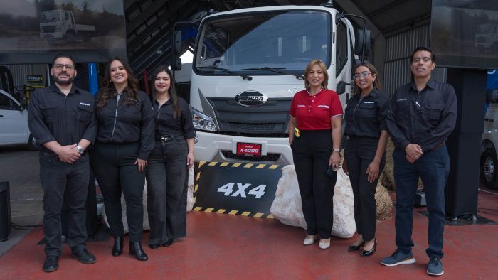 ROWOR lanza el camión X4000: fuerza, durabilidad y alto rendimiento en cualquier terreno