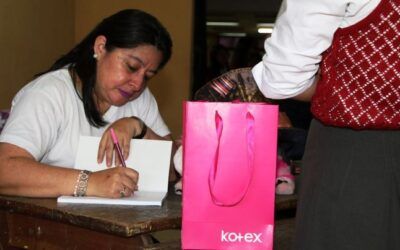 Juntas Invencibles y Kotex® fortalecen el liderazgo y bienestar de 15,000 adolescentes