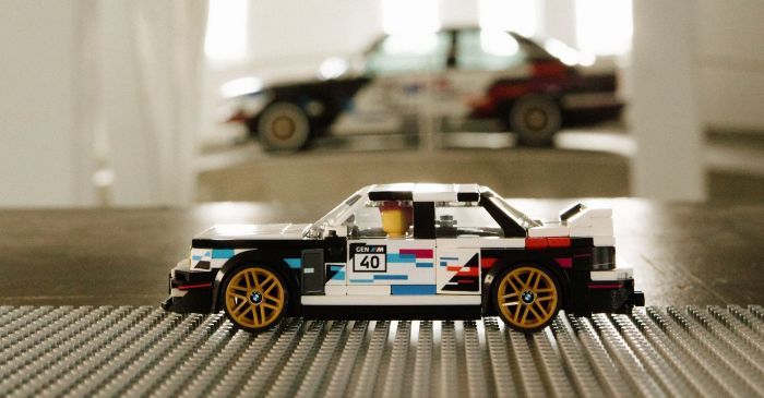 BMW Group y LEGO Group celebran al BMW M3 E30