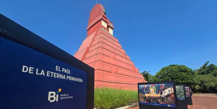 Xetulul se transforma en una galería fotográfica que recorre la historia del IRTRA