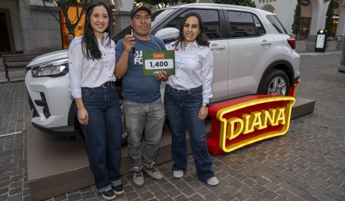 DIANA hace entrega del gran premio por su campaña  “Meté gol y ganá con DIANA”