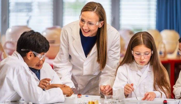 Henkel celebra 15 años de su programa «Mundo de Investigadores»
