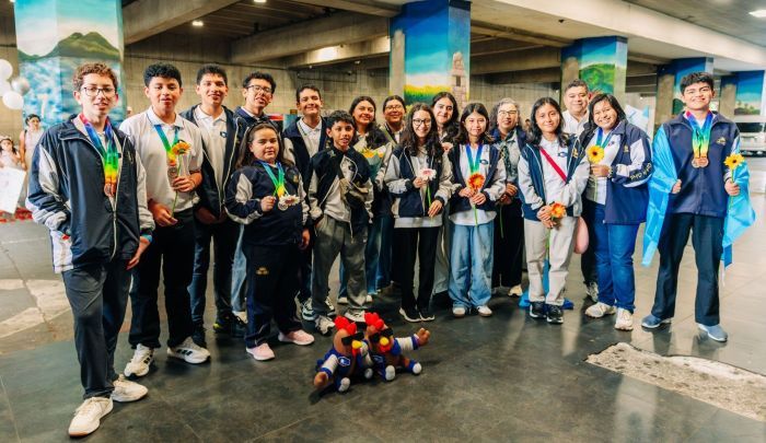 Talento matemático del Colegio Castillo Córdova destaca con reconocimientos internacionales