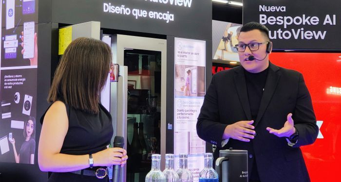 Samsung lanza en MAX un refrigerador que ilumina su interior al acercarte